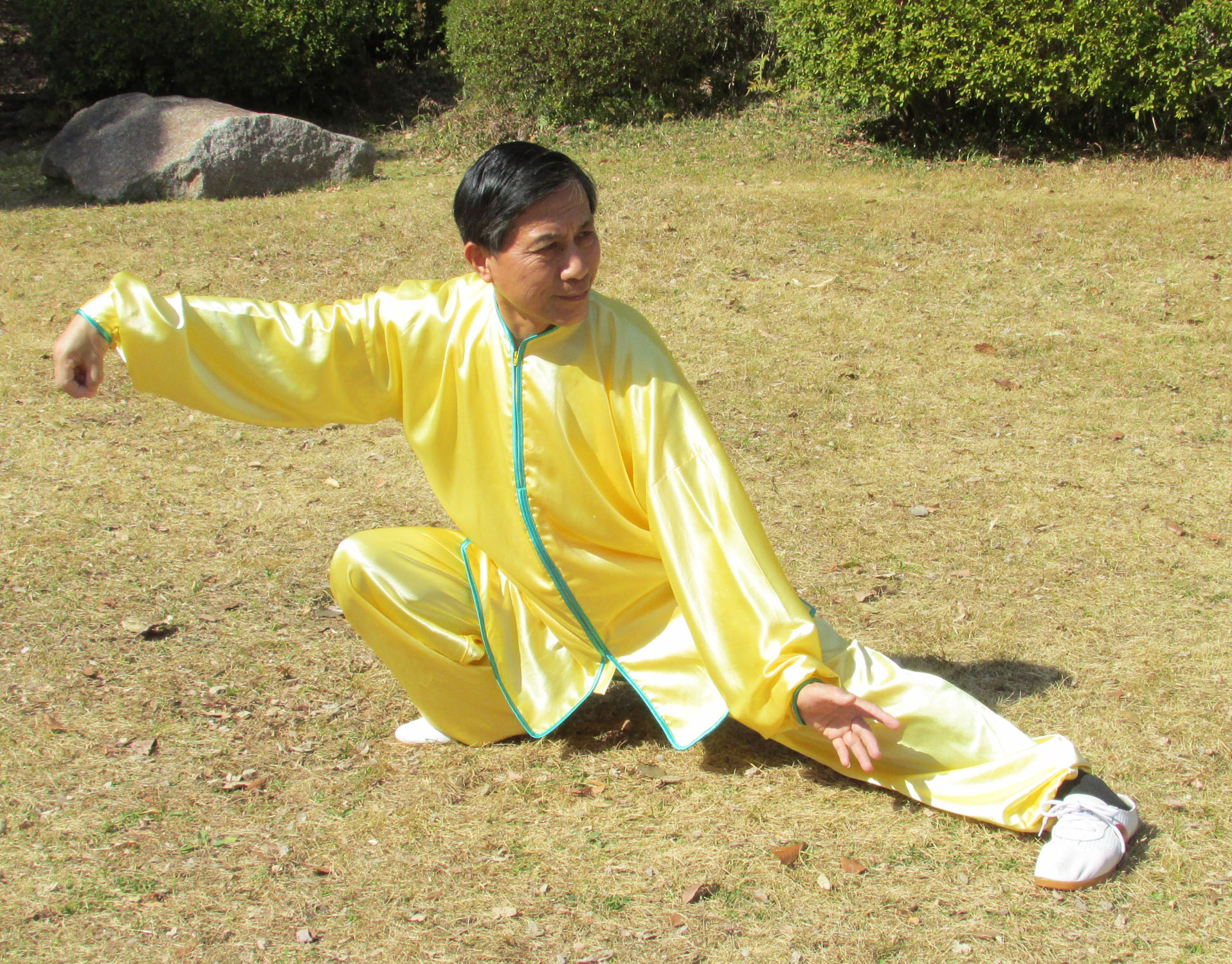 �y1�����z�`���k���W�T���Ɍ��`�B�ߕ��̋������w�ԁ`