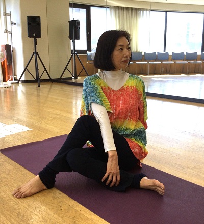 �y1�����z�ق�����YOGA