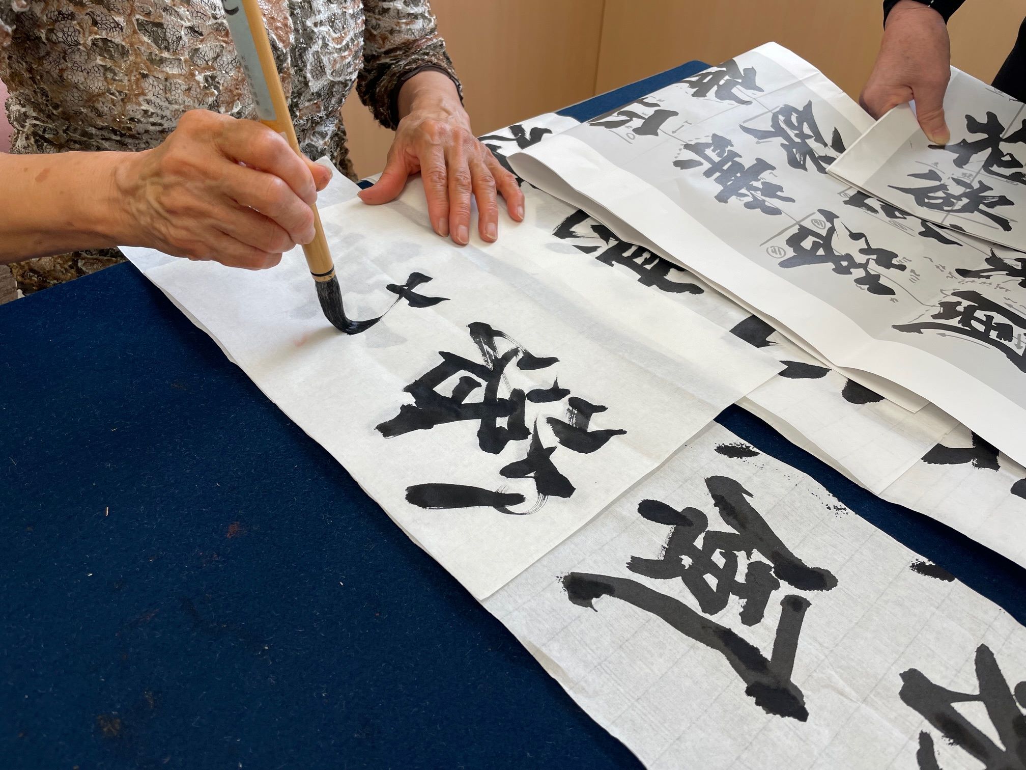 ���p�ƌ|�p�̏������㋉�i���E���j��