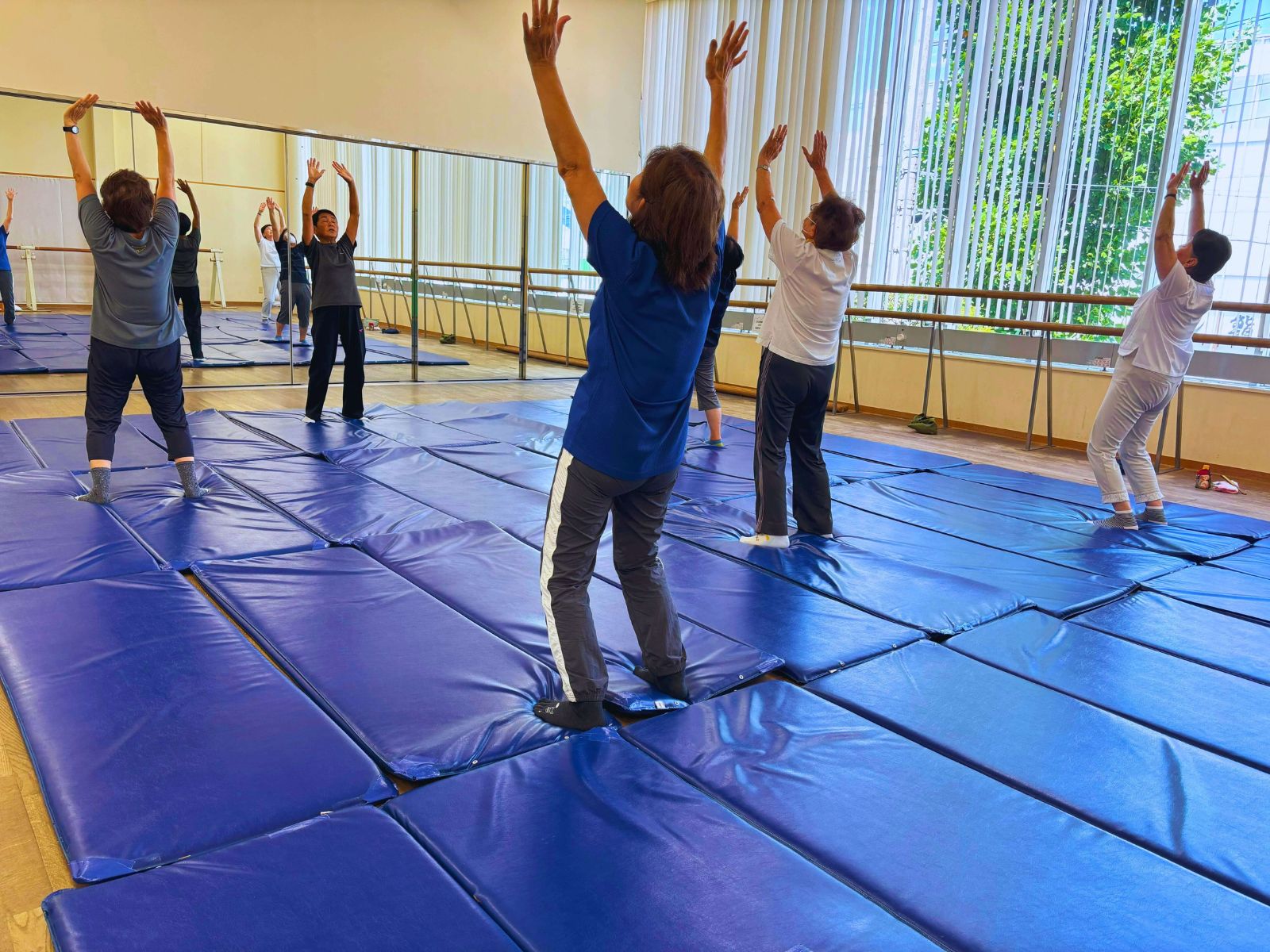 �y�̌��z�V���o�[���N�̑�