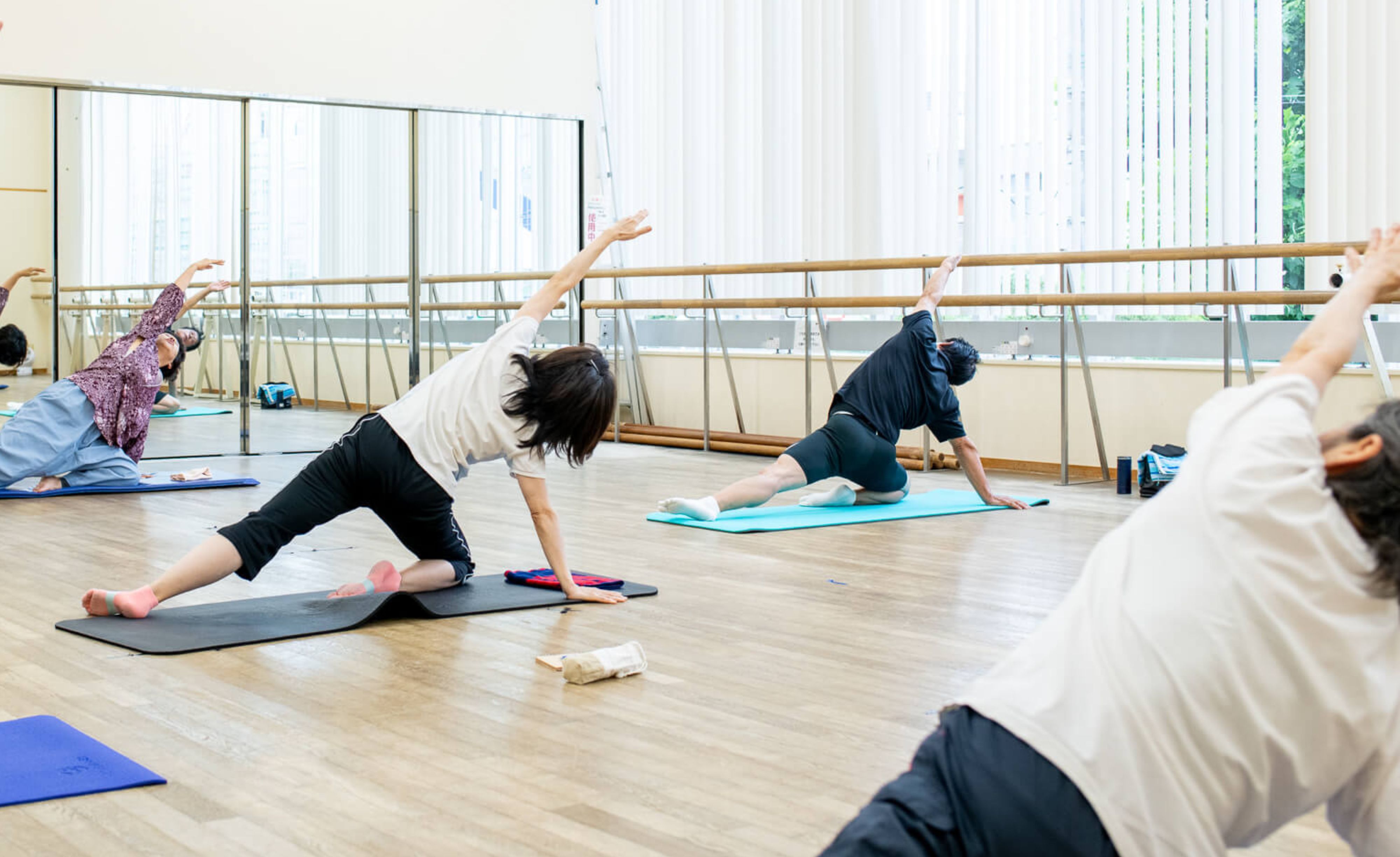 �ċz�@����w�ԃ��K