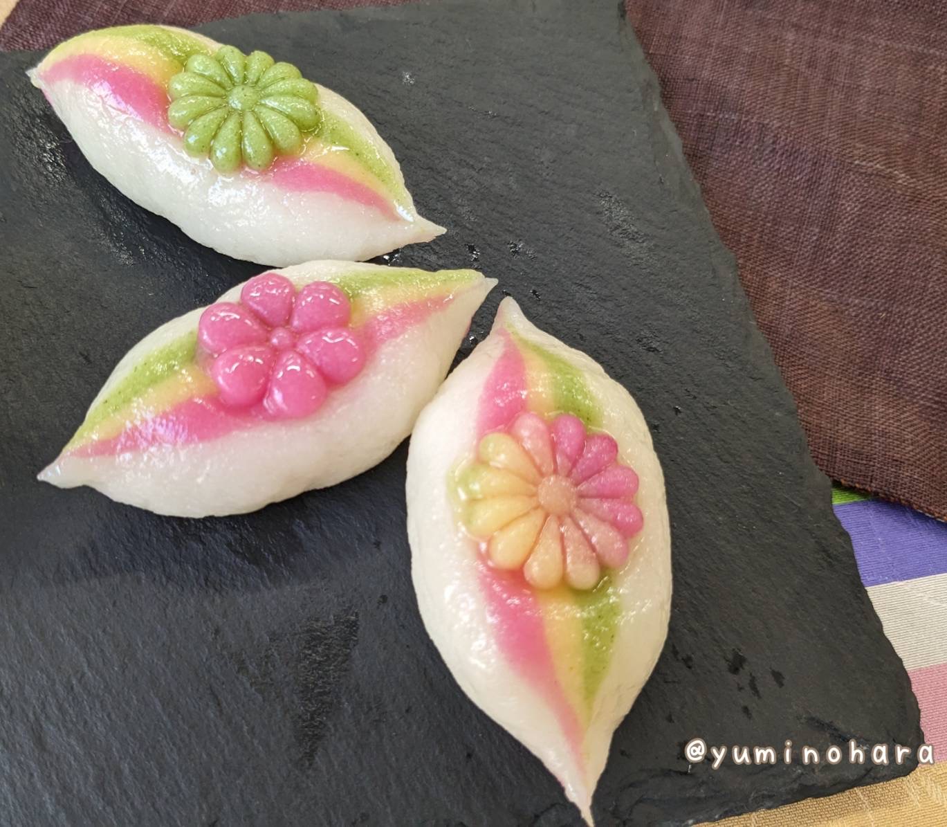 SNS�Řb��I�؍��`���X�C�[�c�u�R���W�����s�����v���b�X���B